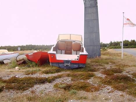 Shetland 570  - Står og lurer hos forhandleren.... billede 1