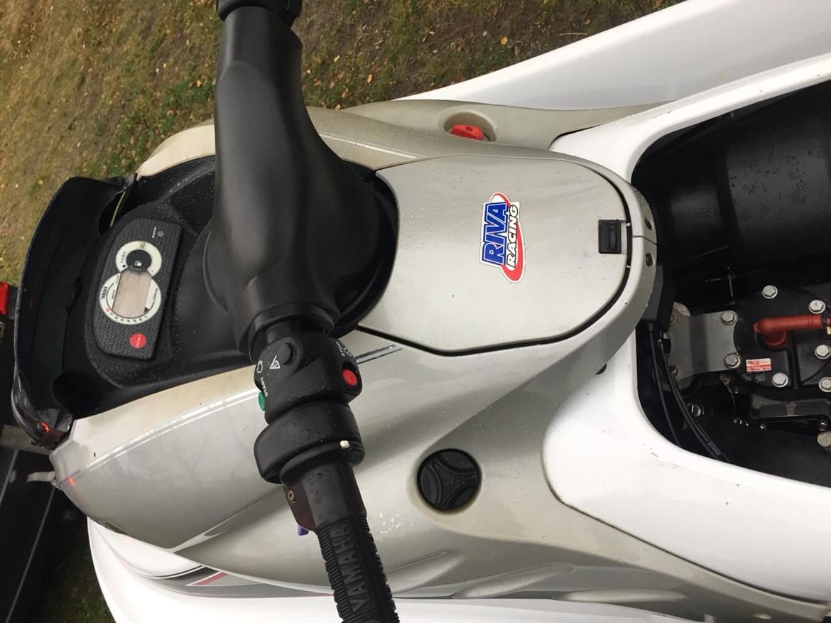 Yamaha Waverunner GP1200 R millennium edition billede 8