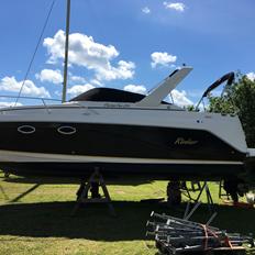 Rinker Fiesta Vee 270