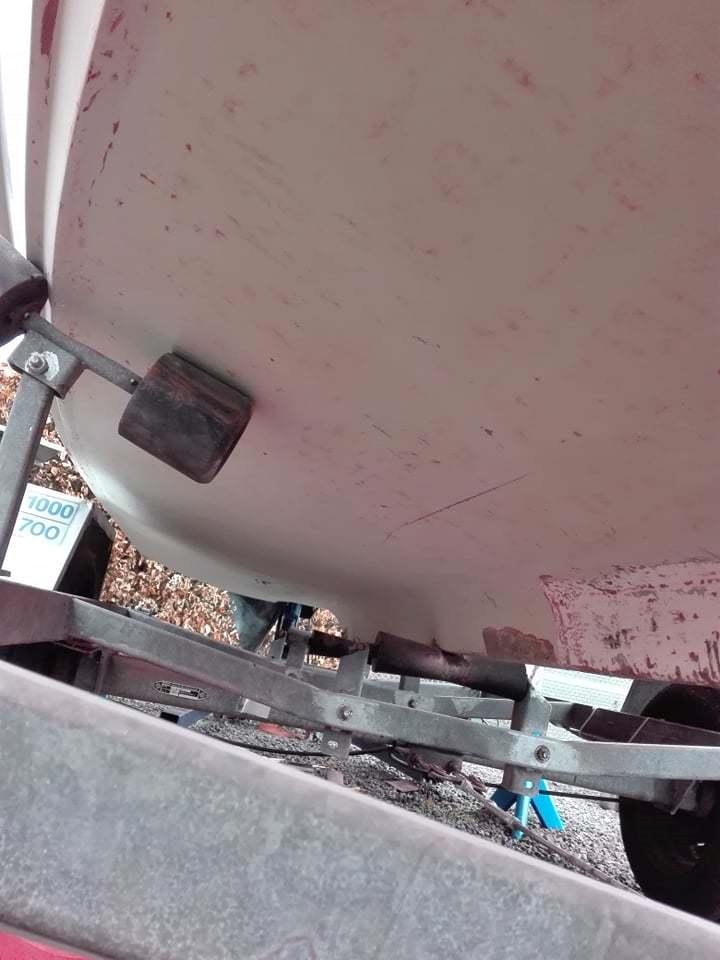 Crescent 525 HT - igang med afrensning af bund - af alle slags lortearbejde man kan lave må dette være det værste... fuck man !!!  billede 15