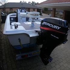 Limbo 460 Flatboat Bassboat