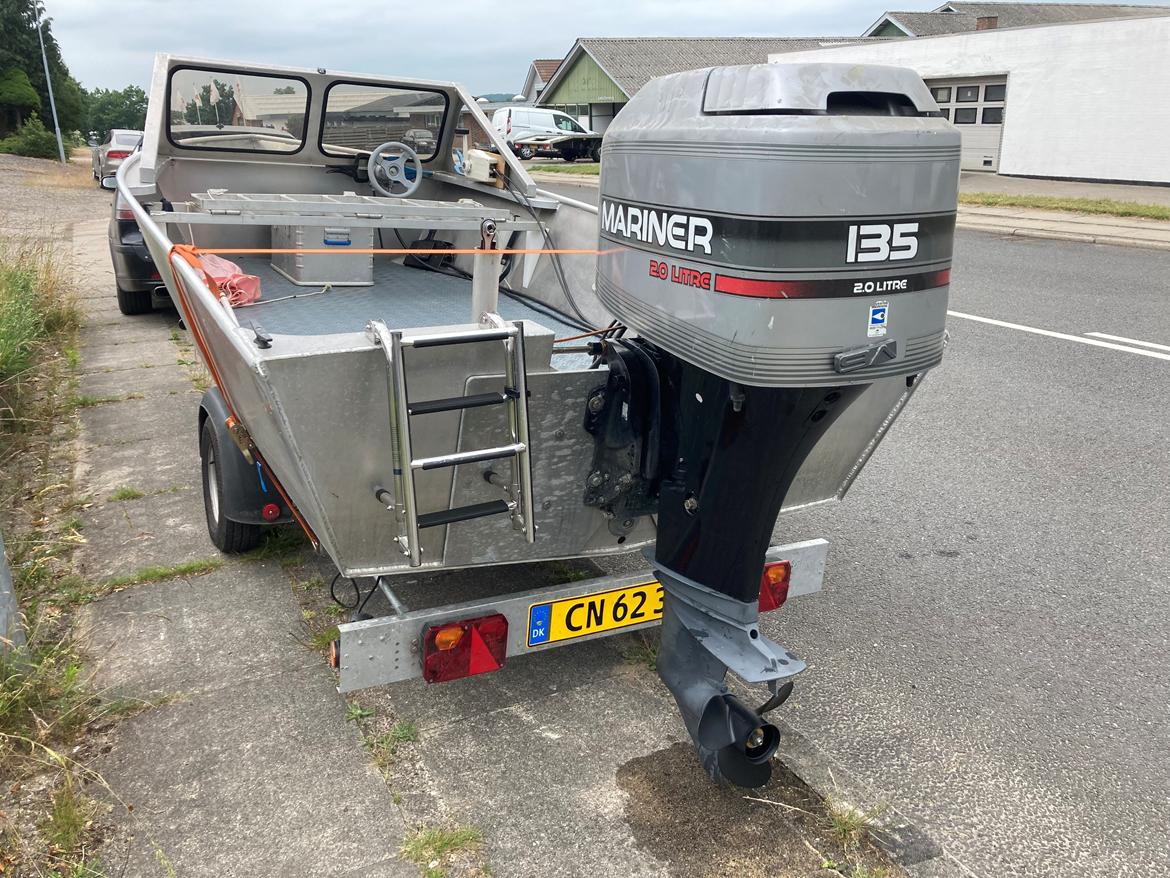 X Fastskiff 17 - Motorhat/emblemtuning billede 10