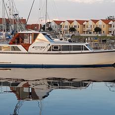 Moonraker 36