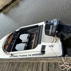 Mustang 14 waverider