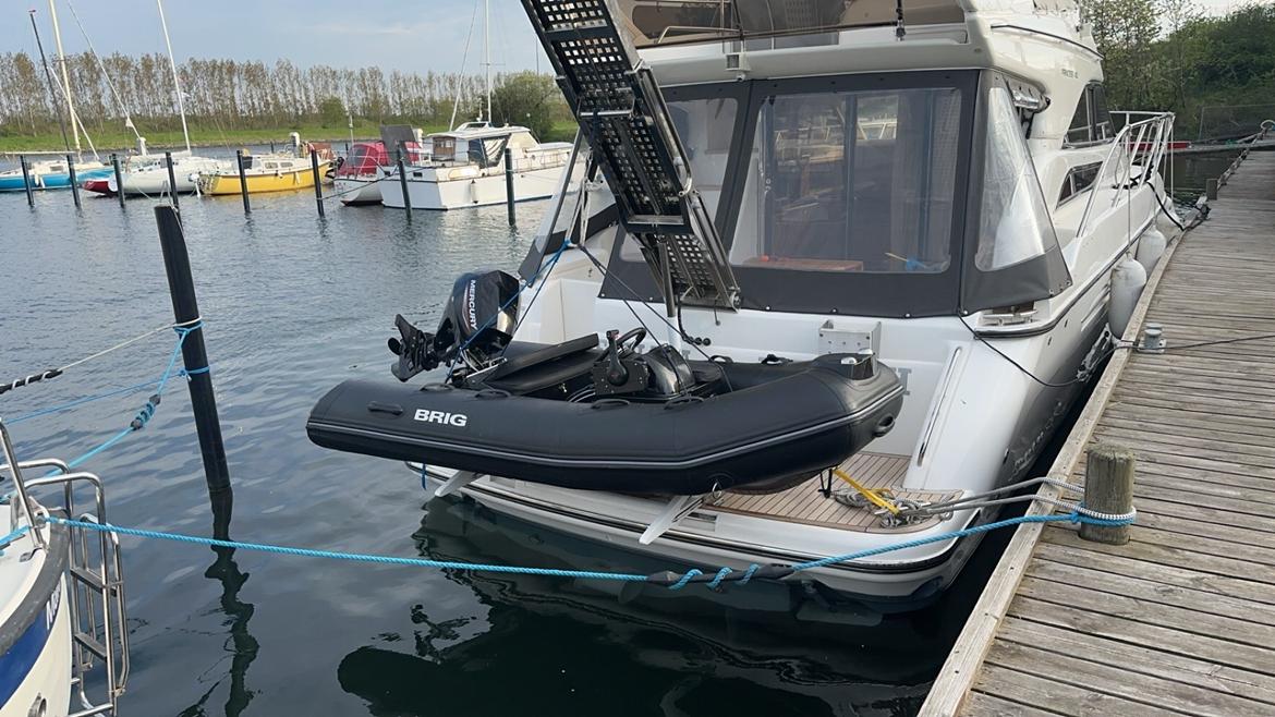 Brig Falcon 300 Tender billede 1