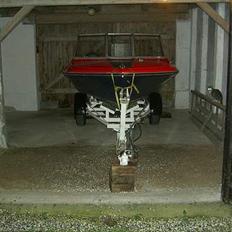 Glastron V-162