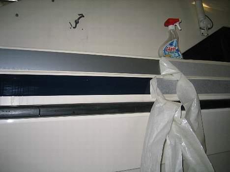 Draco 3000 Sunbridge - Påsetting av nye striper/dekor. billede 7