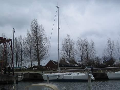 Jeanneau 40,3 - Så kom der mast på billede 9