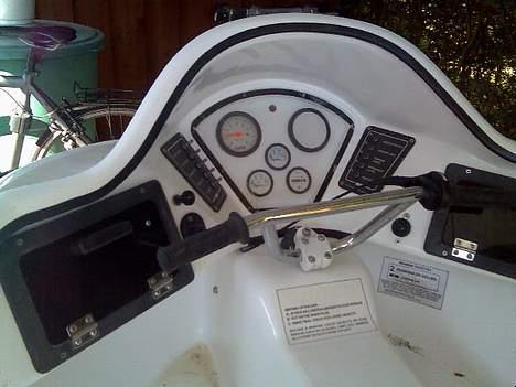 H Hovercraft Intruder billede 2