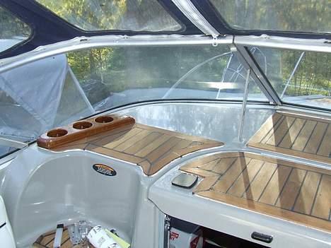 Bayliner 2655 Ciera - Teak i Dashbord og drikkeholder - 2007 billede 15