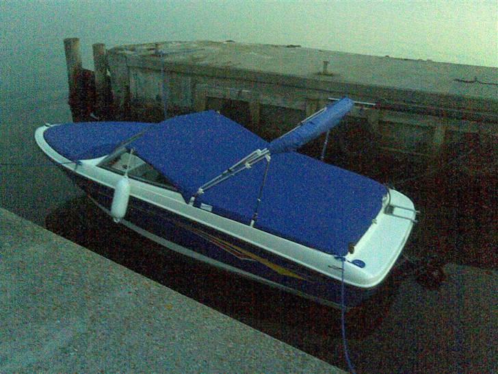 Bayliner Capri 175 Sport - Pakket godt ind for natten. billede 4