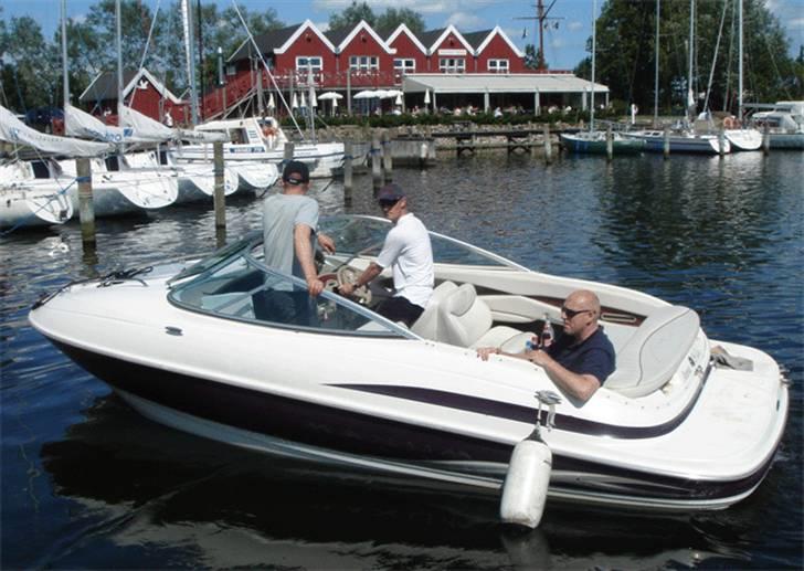 Maxum 1900 SC - Første dag i vandet. Et par gode venner med på tur.  billede 1