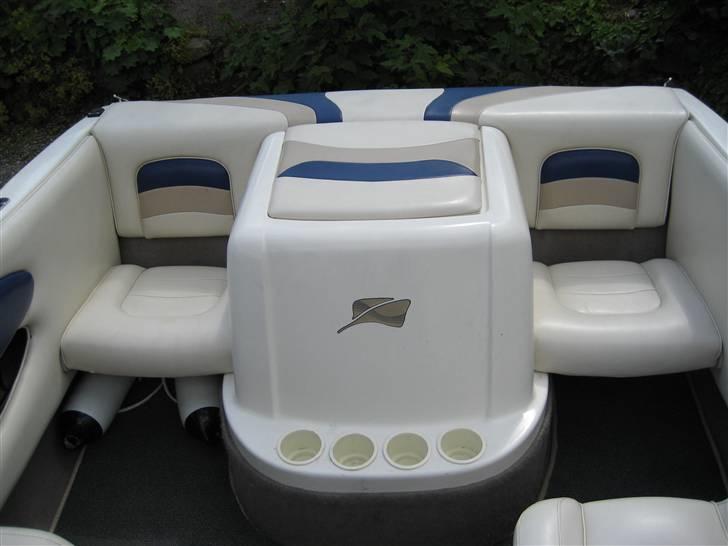 Stingray 180RS - 2 gode pladser med motoren i midten billede 3