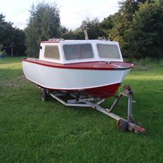 X Selvbygget træbåd