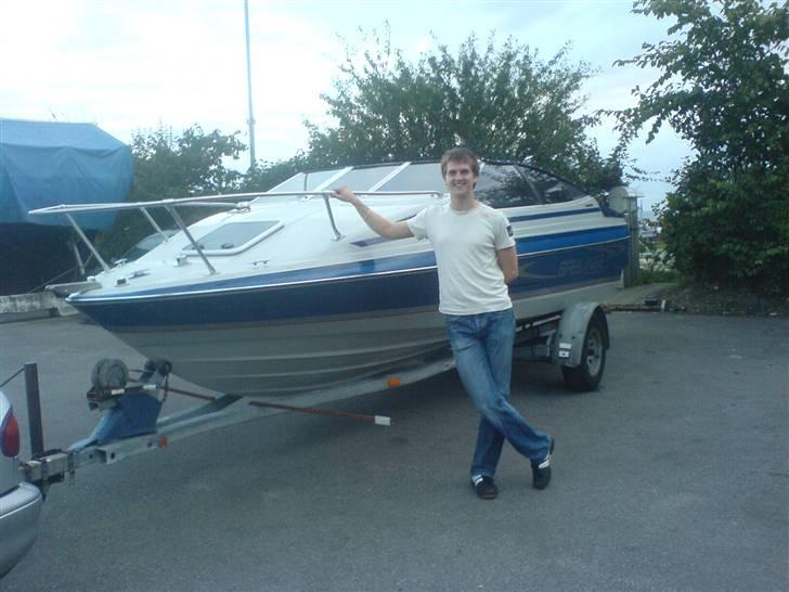 Bayliner 1952 Capri [solgt] - Den stolte ejer med sin båd :D billede 1