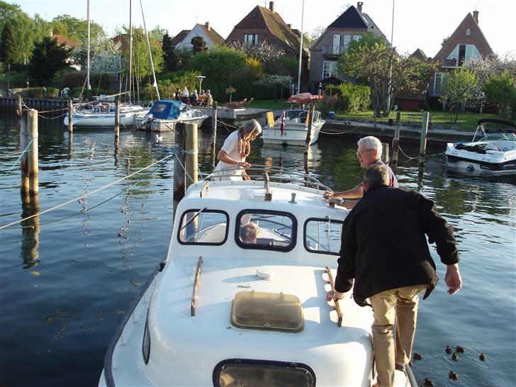 Glasfiberbåd Ejvind - Gæster ombord i kanalen billede 11