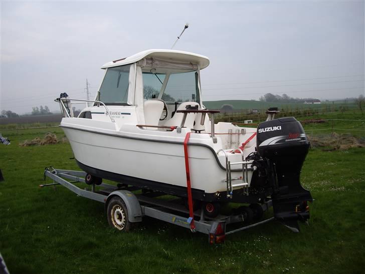 Jeanneau Merry Fisher 530 - Her står hun hos forhandleren, Vestsjællands Marineservice. billede 2