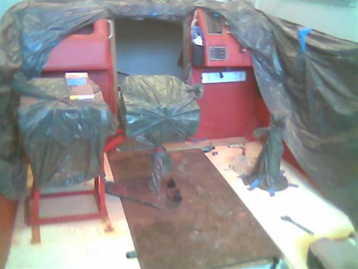 Nordcapp comtesse - Der ligger en 240 liters rustfri tank og gemmer sig under midterpladen. billede 15