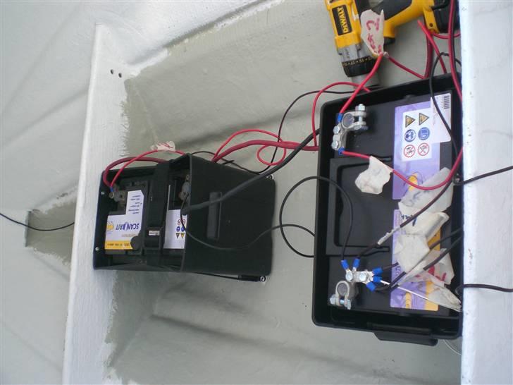 Skibsplast 15 ht - 2 batterier et start og et forbrugs batteri billede 12