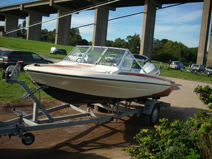 Glastron V162 billede 1