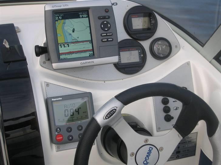 Drago 550 Fiesta - Raymarine S1 6002display og det virker bare med hydraulisk styring. billede 9