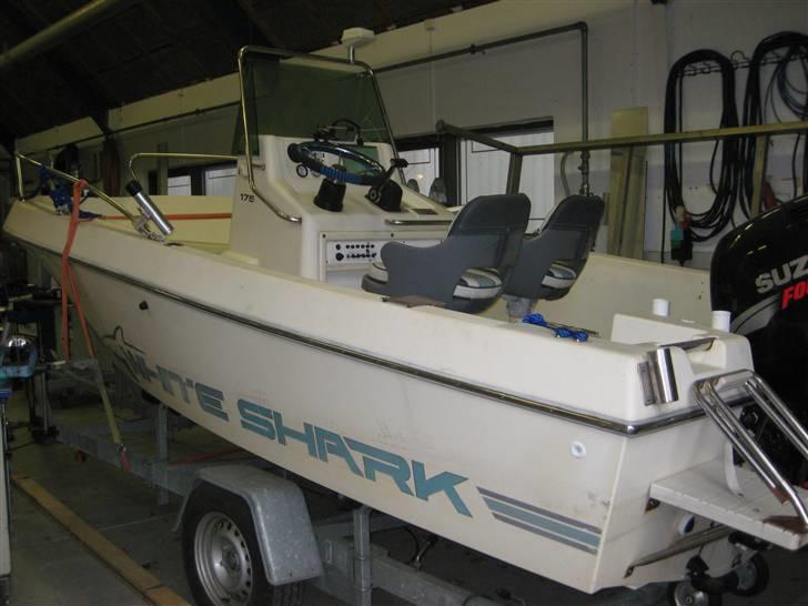 X White Shark billede 1