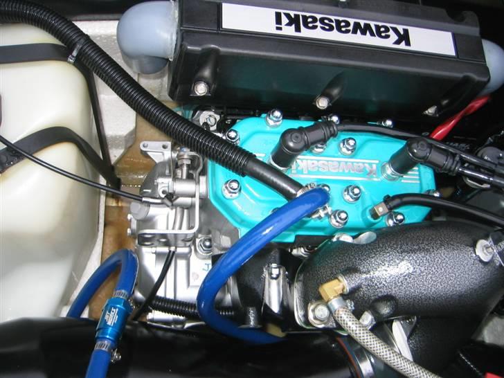 Kawasaki SX-R 800 - Motoren med topstykke fra 750 SXI som er bearbejdet til en høj komp. (det er noget som virker) billede 11