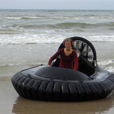 H Hovercraft
