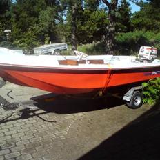 Dory dell quay