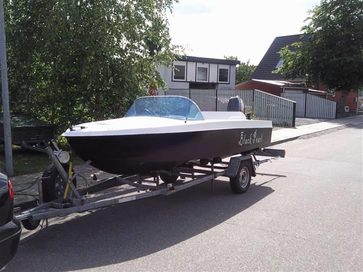 Hille '' Black Pearl'' (SOLGT) - Min båd på min nye ´´brugt´´ trailer... den passer noget bedre til den end den gamle jolle trailer.. hehe billede 20