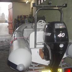 Rib Valiant Vanguard 400