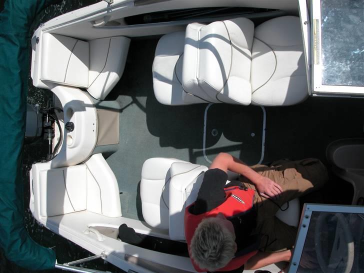 Bayliner 11802 Capri - 6 personer sidder godt i den. billede 6