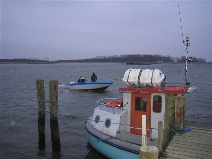 Smuggler Skrot-til-slot-projekt - Første sejltur, styrekablet knækkede efter 2min sejlads - ARG!! hydraulik installeret efterfølgende billede 8