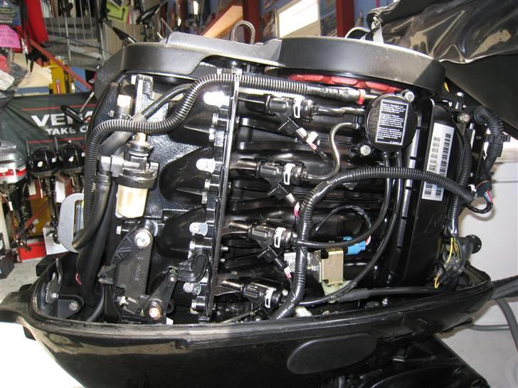 Ørnvik 470 - Motoren uden topbeklædning - Højre side billede 12