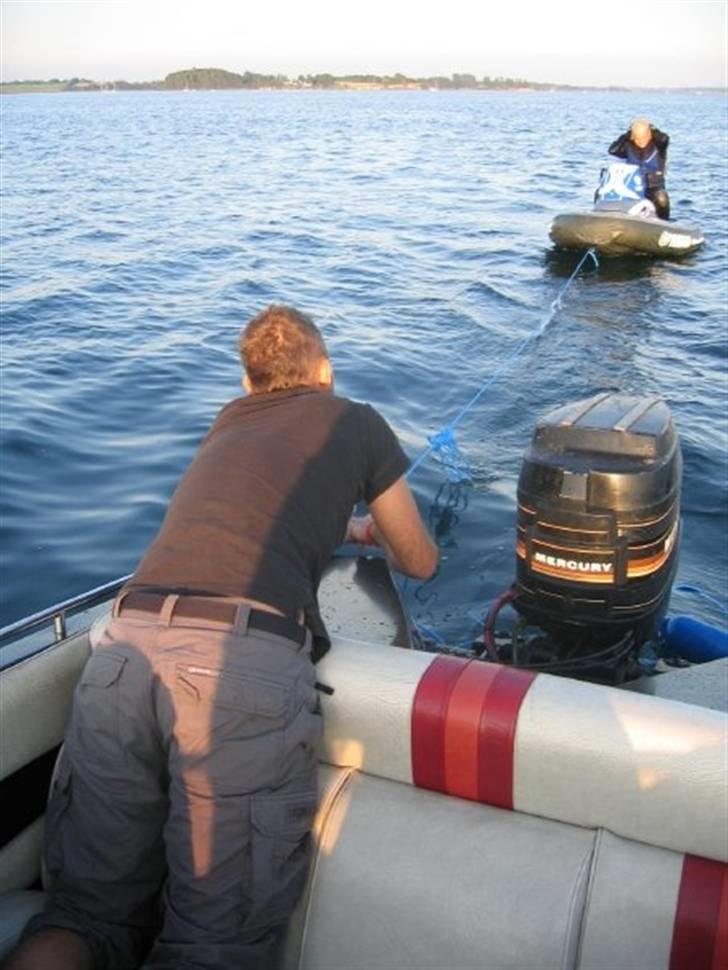 Sims Super Sims Super V - Her skal vi lige have bundet knuderne op billede 4