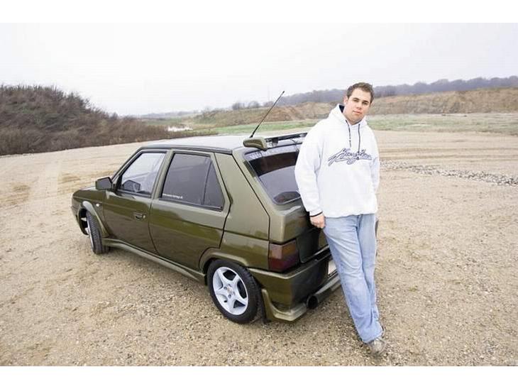 {{currentPhoto.altText}} billede {{currentPhoto.number}}