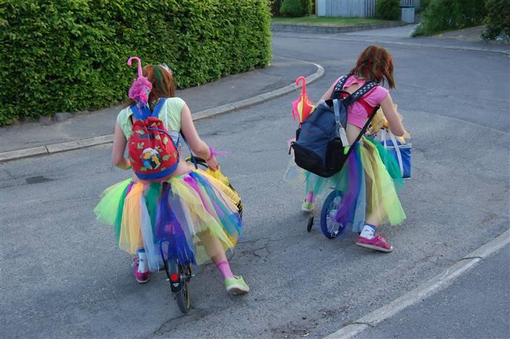 Sidste skoledag + tivoli - Afsted til skole billede 3