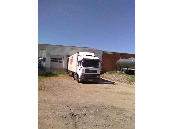 {{currentPhoto.altText}} billede {{currentPhoto.number}}