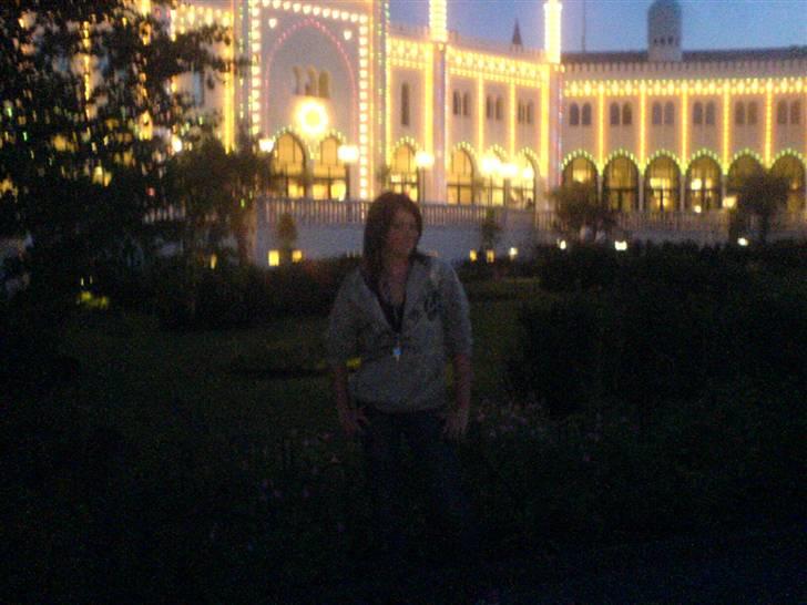 Sidste skoledag + tivoli - Nøøj der er pænt i tivoli billede 20