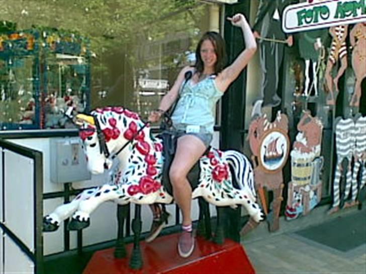 Sidste skoledag + tivoli - Hva kan vi li' ?

TIVOLI :D billede 22