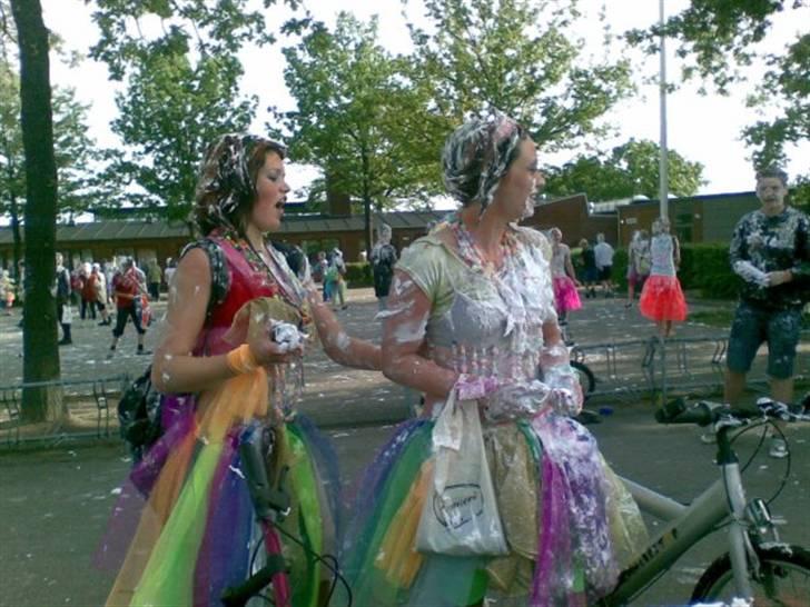 Sidste skoledag + tivoli - Hahaha sker der lige ? :b billede 31