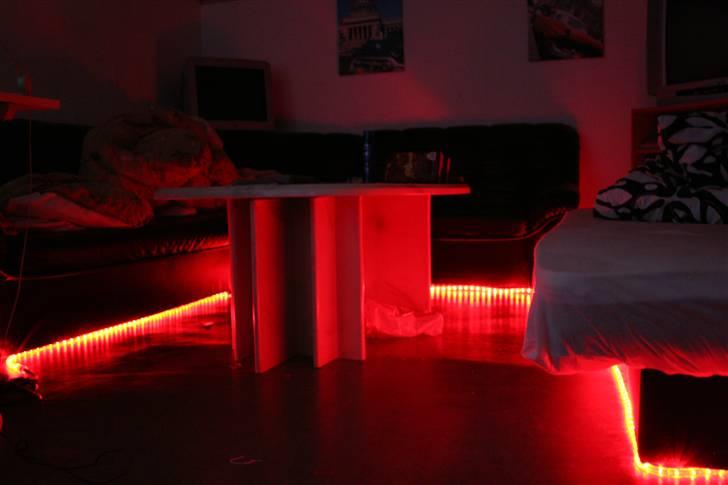 Styling i min ungkarlehybel. - Sofa arrangement inden jeg fik fladskærm :) billede 5