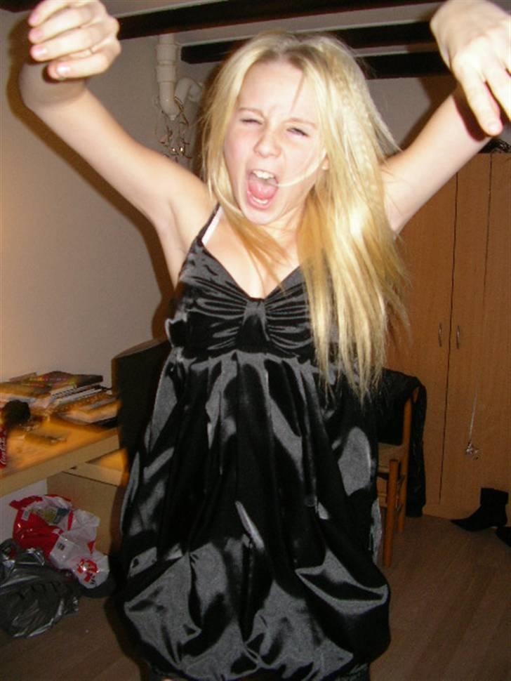 Blondine'Dum'Brunettes HVERDAG <3 (: - Badarra :D haha <3 billede 5