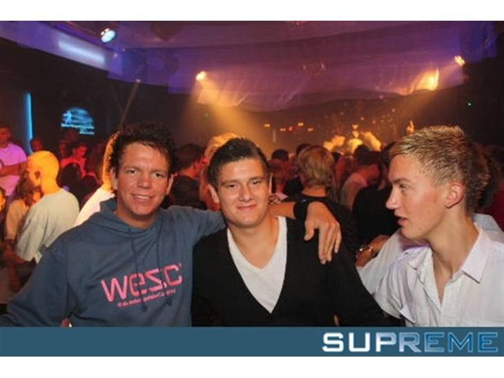 {{currentPhoto.altText}} billede {{currentPhoto.number}}