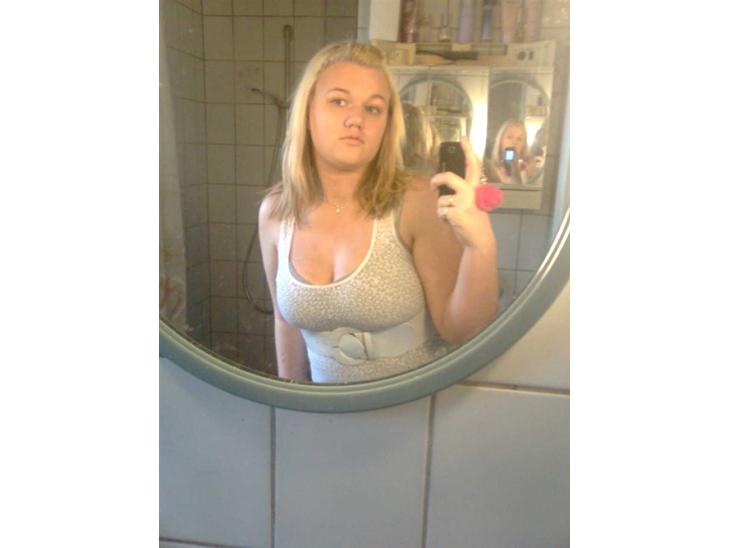 {{currentPhoto.altText}} billede {{currentPhoto.number}}