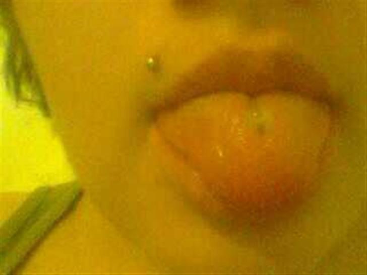 Mine tattoo's og piercinge :D - Tungen billede 6