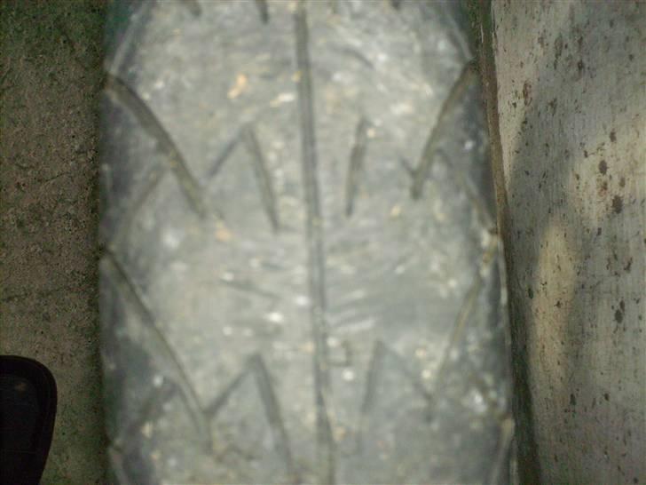 Min første 45 knallert :D ( Aprilia RS 50 ) - Fordæket....
desværre har jeg ikke gemt billederne af de nye... Så kunne man sammenligne.. der kunne man tydeligt se forskellen.. kan man hvis man kigger på SG... billede 12