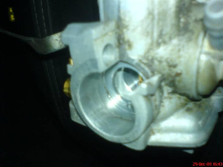 Min første 45 knallert :D ( Aprilia RS 50 ) - Her kan man tydeligt se hvor den knækkede :P billede 46