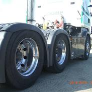 Polering af alufælge.