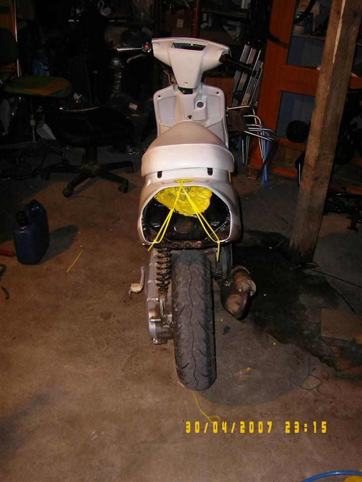 Jog FS/R Opfriskning - MANGLER baglygte (det bagerste) da det var udsolgt i hvidt og hvad er der ved at bestille et sort :D billede 8